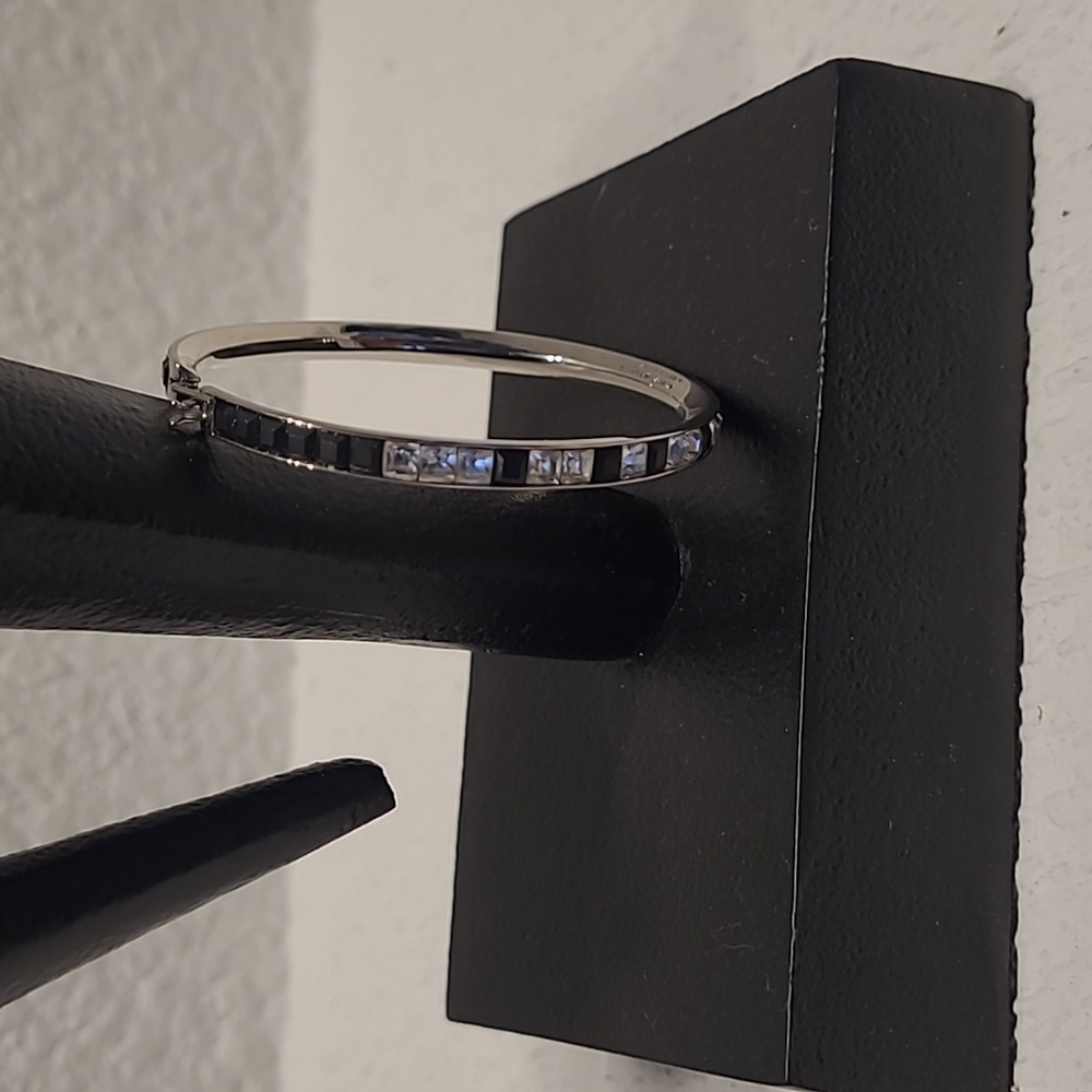 Atelier Swarovski Viktor & Rolf Crystal Hoops - Picture 2 of 6